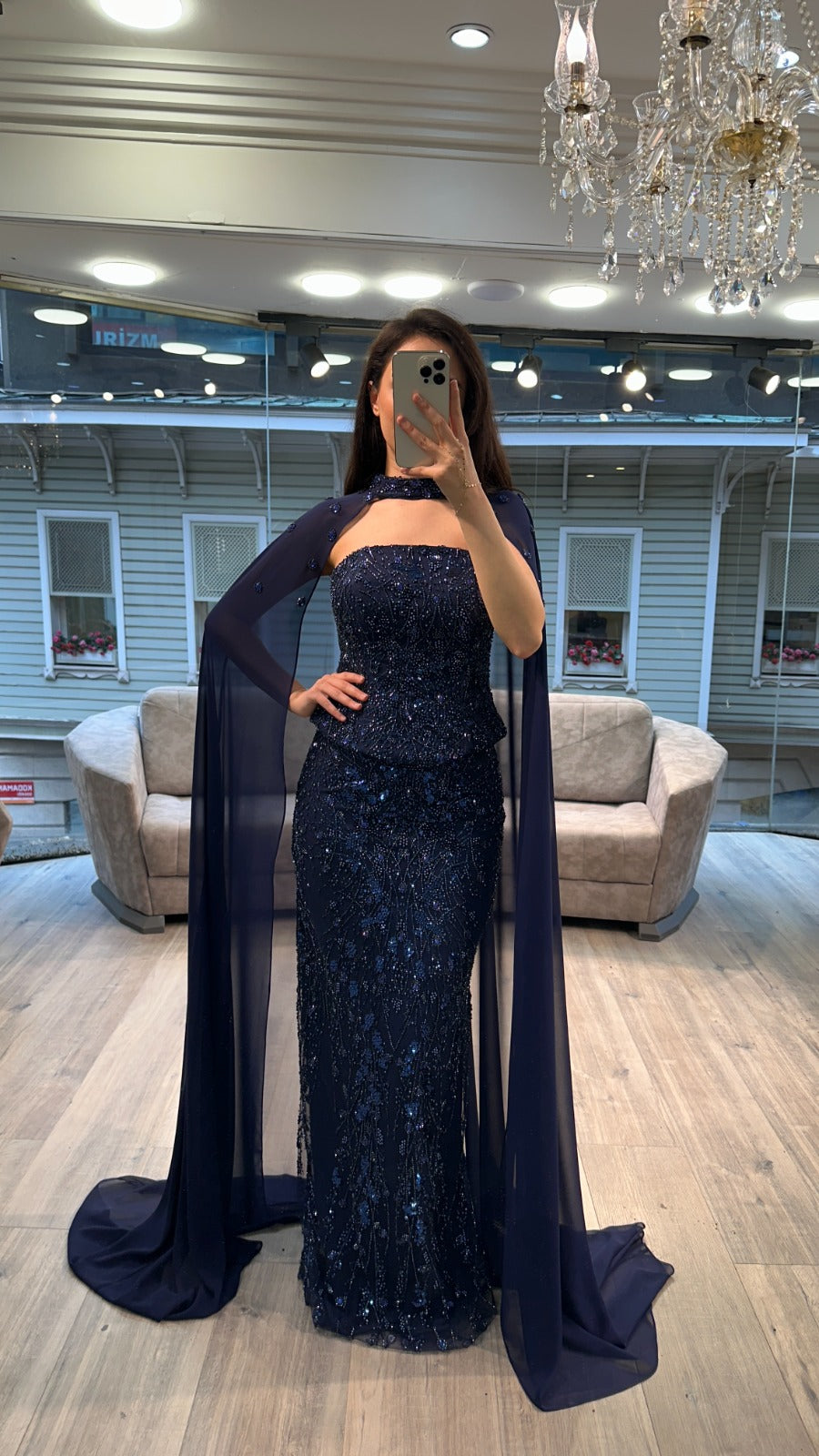 Lora-Kleid